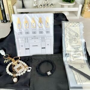 CHANEL Beauty Line mini gold metal paper clips gift set NEW GREAT GIFT